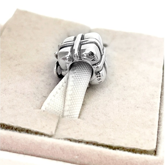 Pandora Gift Charm - Picture 3 of 3